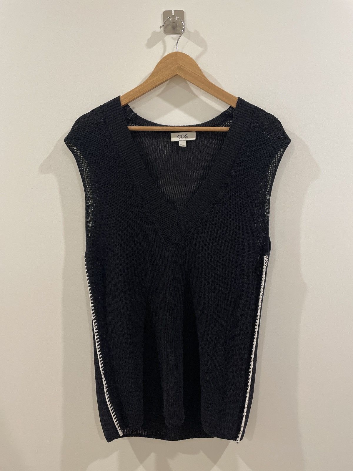 Cos Cos navy knitted vest Size US S / EU 44-46 / 1 - 1 Thumbnail