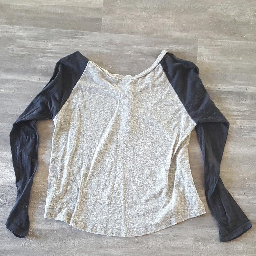 Designer Grey Black Button Detailed Melville Long Sleeve Size ONE SIZE - 2 Thumbnail