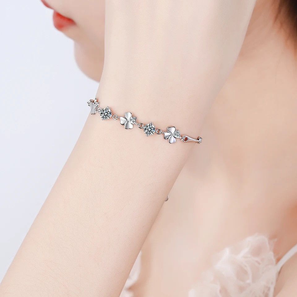 Jewelry Creative Lucky Sweet Four-leaf Clover Bracelets Size ONE SIZE - 2 Thumbnail