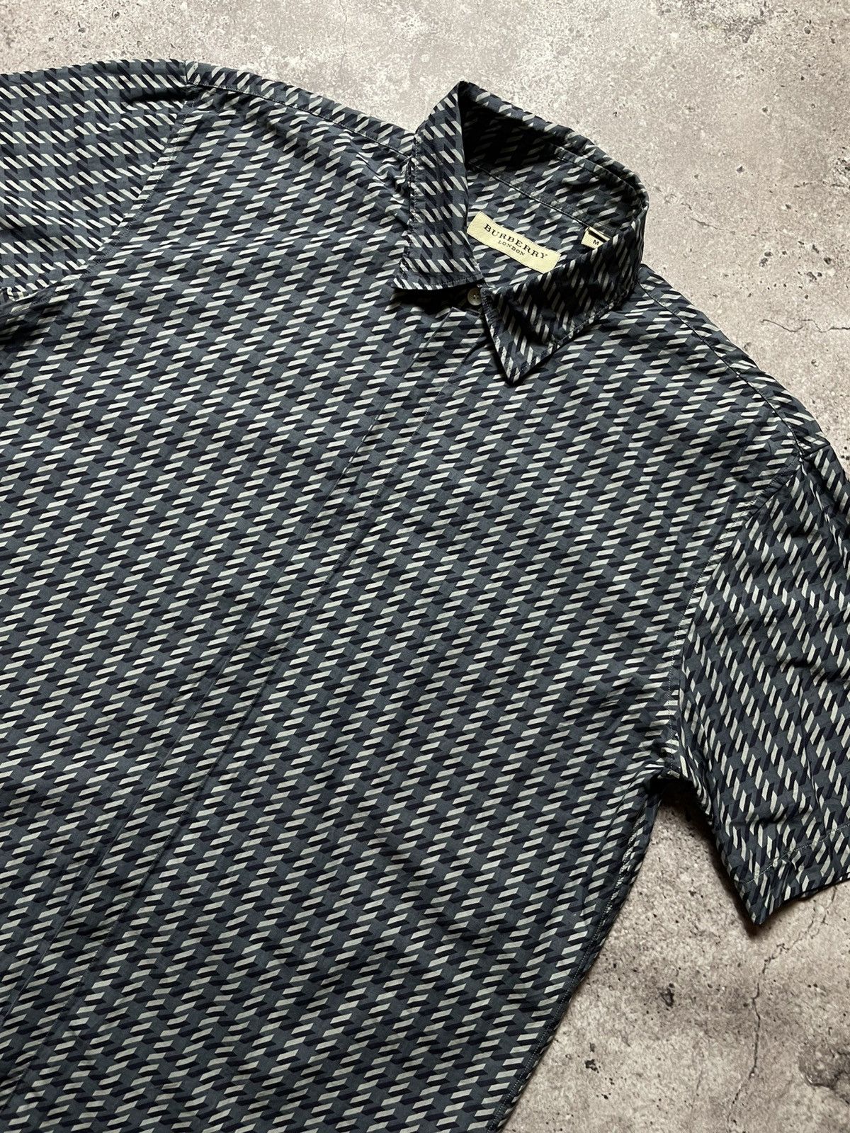 Burberry Burberry London short sleeve button up shirt Size US M / EU 48-50 / 2 - 2 Thumbnail