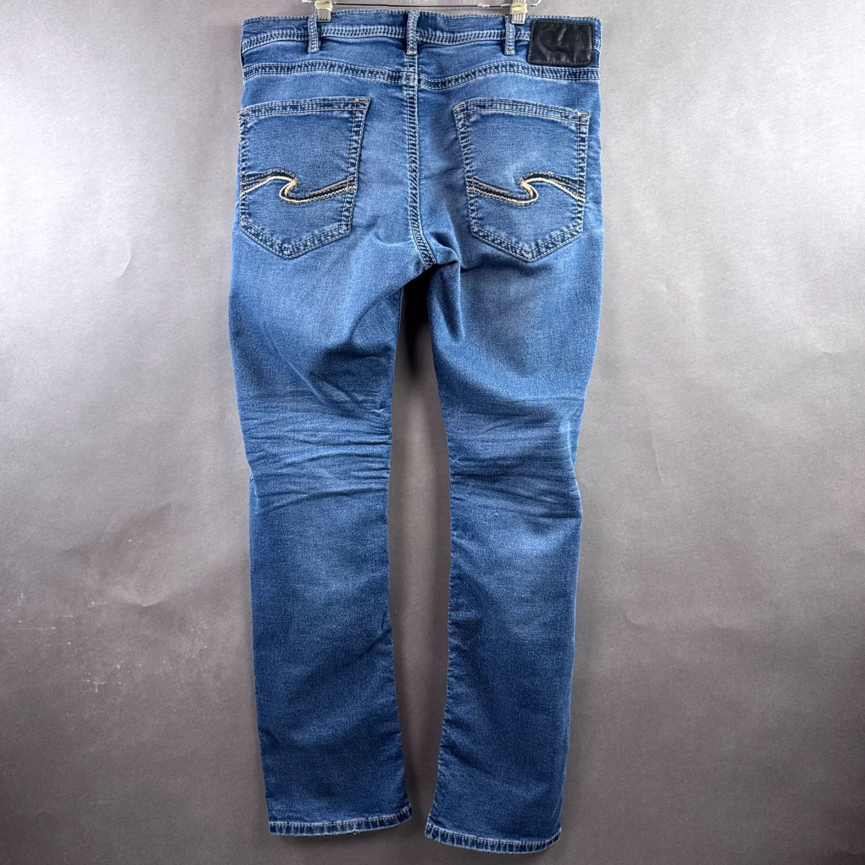 Silver Jeans Co. Silver Jeans Grayson 36x32 Blue Jeans Regular Adult Mens Distressed Stretch 5-Pocket Denim Cotton Blend Medium Wash Vintage No Size US 34 / EU 50 - 3 Thumbnail