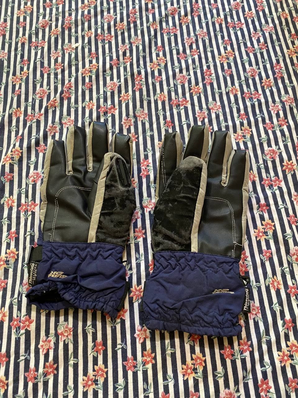 No Fear No Fear Vintage Streetwear Y2K Gloves Size ONE SIZE - 7 Thumbnail