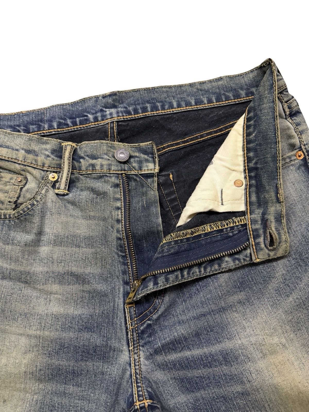 Levi's Vintage Levi’s 505 Denim Jeans | Vintage Heavy Fade | W33 Size US 33 - 7 Thumbnail