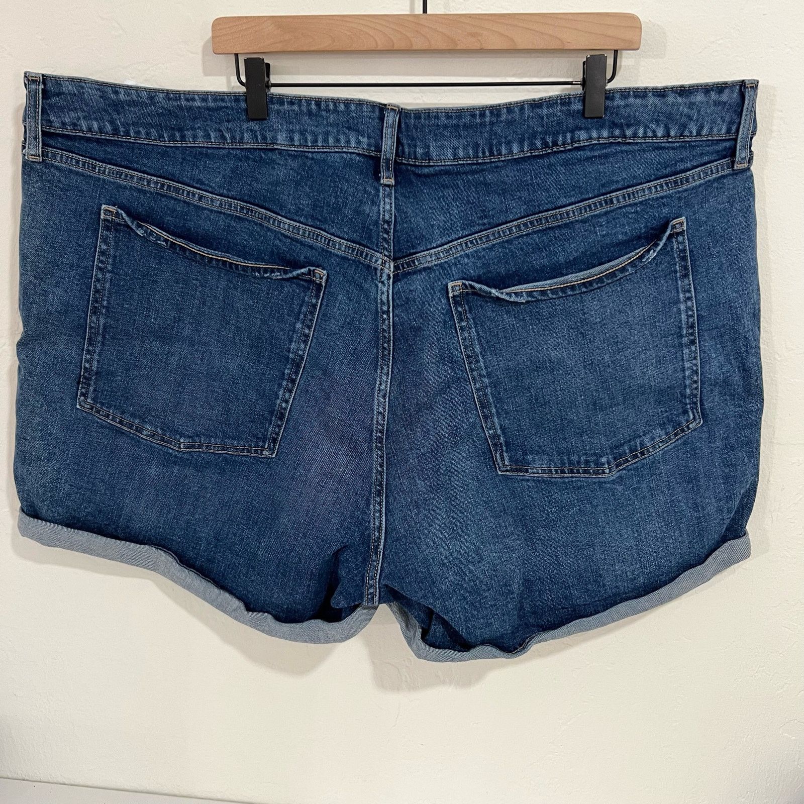 Old Navy Old Navy High Rise O.G. Straight Denim Shorts Size 28 Size 28" / US 6 / IT 42 - 4 Thumbnail