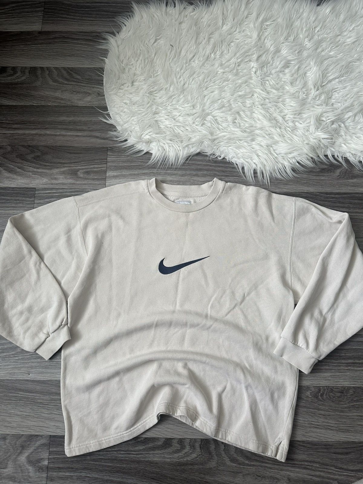 Nike Nike vintage 90s White Sweatshirt Big Blue Swoosh hype y2k Size US M / EU 48-50 / 2 - 1 Thumbnail
