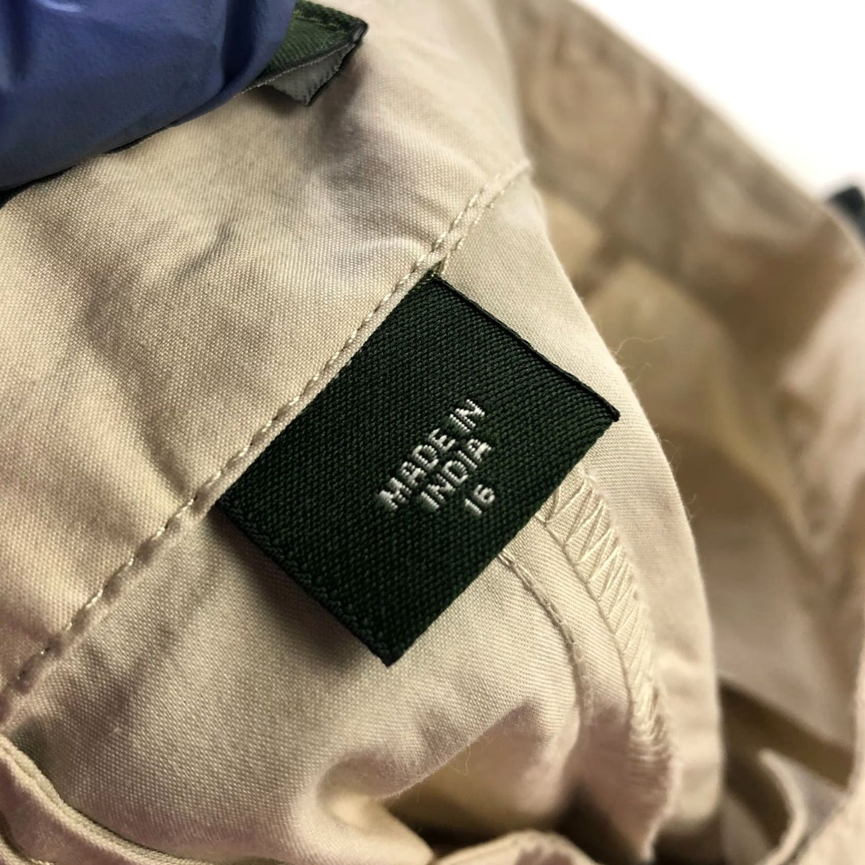 Eddie Bauer Eddie Bauer Cargo 6" Shorts Gray Beige LOT OF 2 - 16 Regular Waist, Inseam 6" - Women Activewear Cotton Nylon Spandex Stretch Everyday Casual Athletic Size 38" / US 16 / IT 52 - 7 Thumbnail