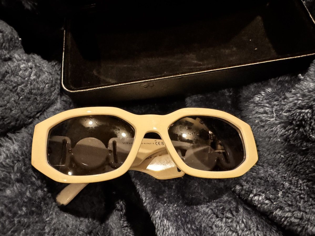Versace White Versace Biggie Sunglasses Size ONE SIZE - 1 Thumbnail