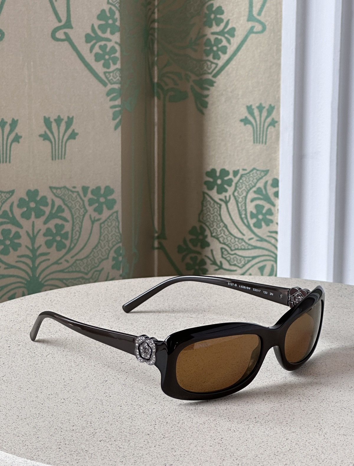 Chanel CHANEL CC Logo Camelia Brown Crystal Swarovski Sunglasses Size ONE SIZE - 15 Thumbnail