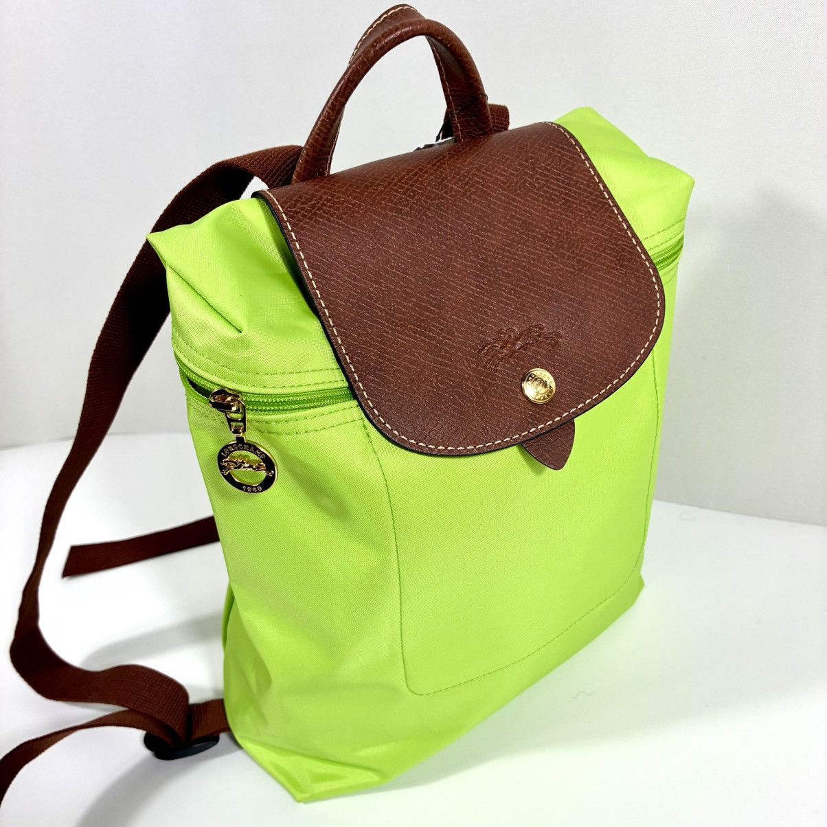Longchamp Le Pliage Nylon Sac A Dos Backpack - Olive Green Chestnut Zip Snap Longchamp Le Pliage Sac A Dos Backpack - Green Backpacks  main image 2