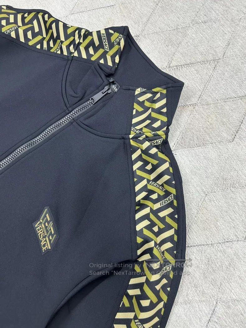 Versace Versace Baroque sports zip jacket Size US XL / EU 56 / 4 - 5 Thumbnail