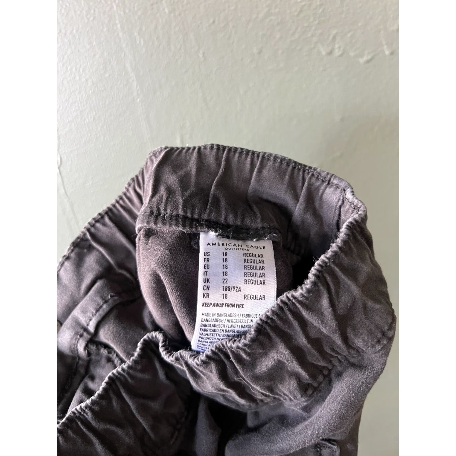 American Eagle Outfitters American Eagle Outfitters Womens Jogger Sweatpants Regular 18 Gray Size 18 Pants Womens Jeans Jogger Gray 18 Mens Girls Size 40" / US 18 - 3 Thumbnail