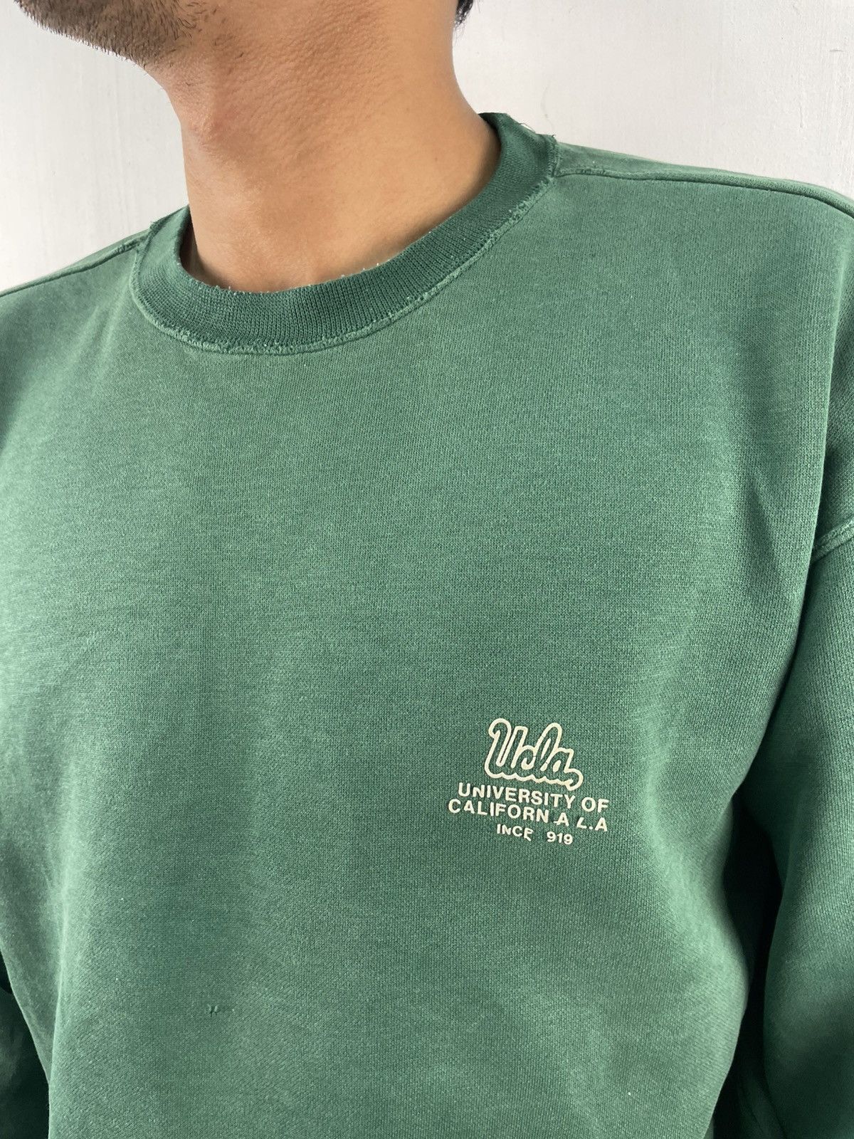 Vintage Vintage UCLA Crewneck Sweatshirt Distressed Faded Green Size US XL / EU 56 / 4 - 2 Thumbnail