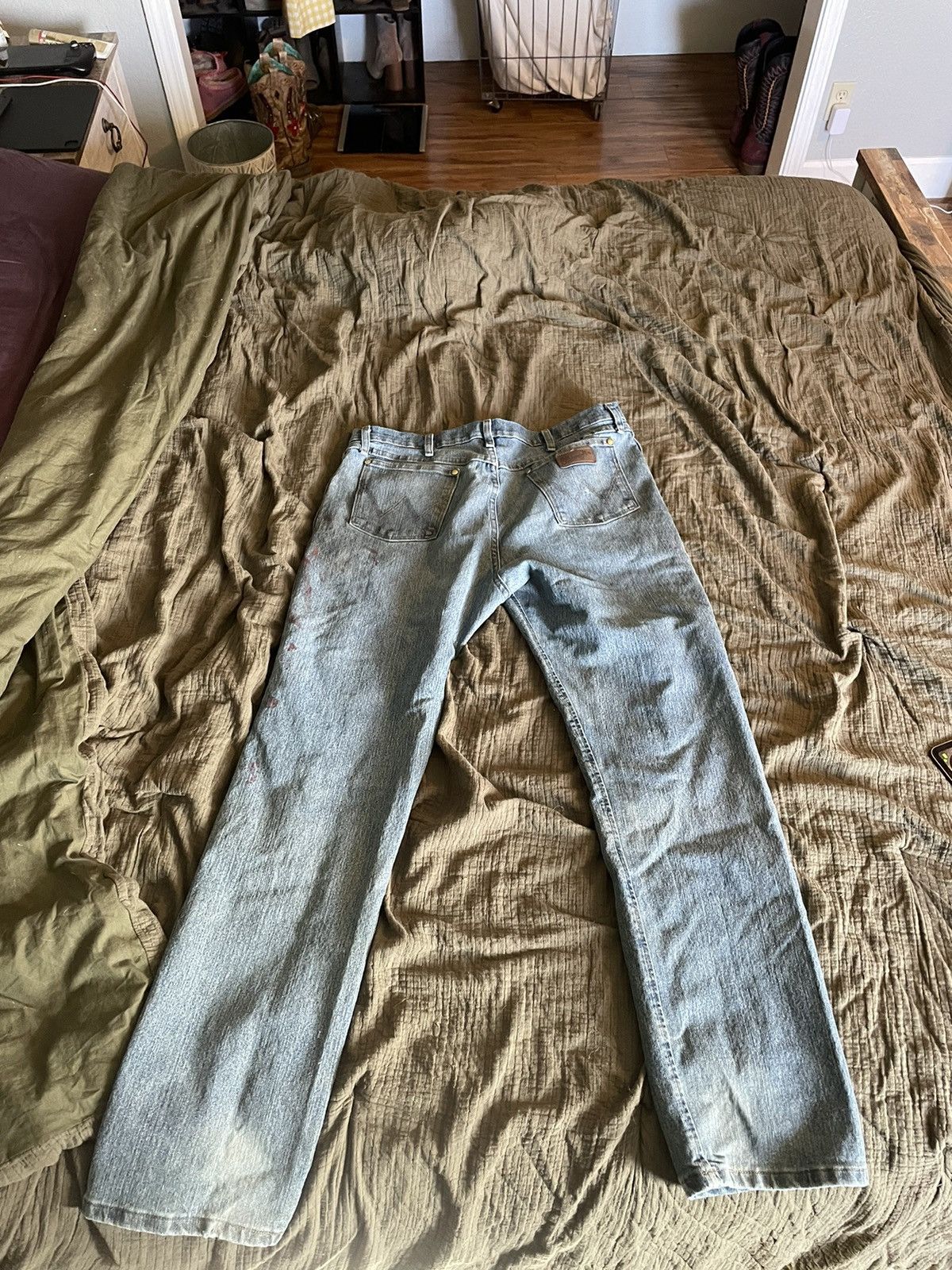 Wrangler Light wash distressed worn Wrangler 47s Size US 38 / EU 54 - 1 Thumbnail
