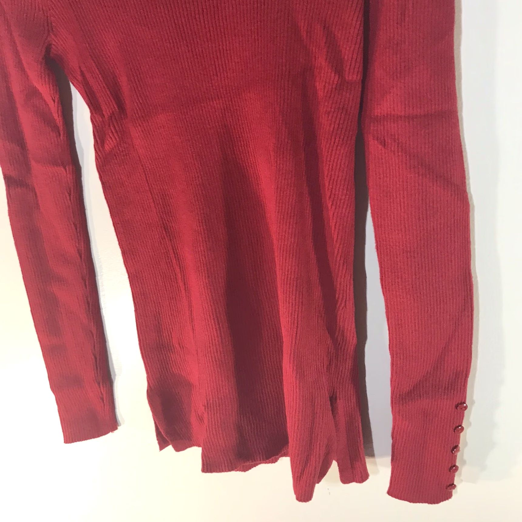 Vintage Kim Rogers Blouse Shirt Womens M Red Solid Long Sleeve Button Detail Pullover Knit Lightweight Easy Care 90s? (adjust) Size M / US 6-8 / IT 42-44 - 3 Thumbnail