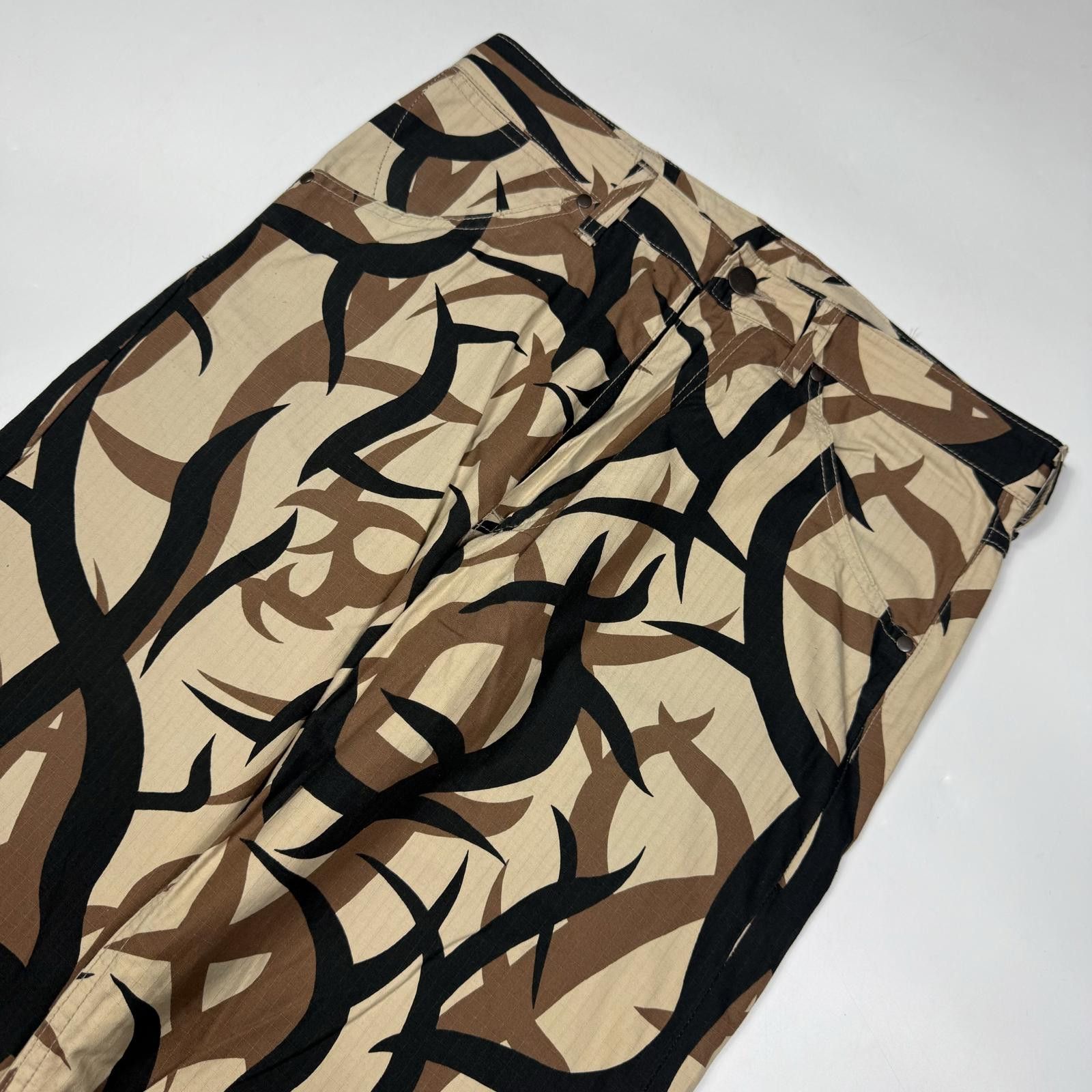 Bape × Vintage Tribal Camo Trousers Size US 31 - 4 Thumbnail