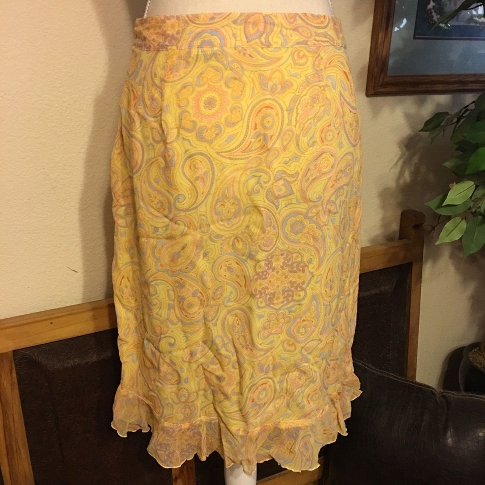 Other Jaclyn Smith yellow paisley print ruffle hem skirt Size 30" / US 8 / IT 44 - 4 Thumbnail