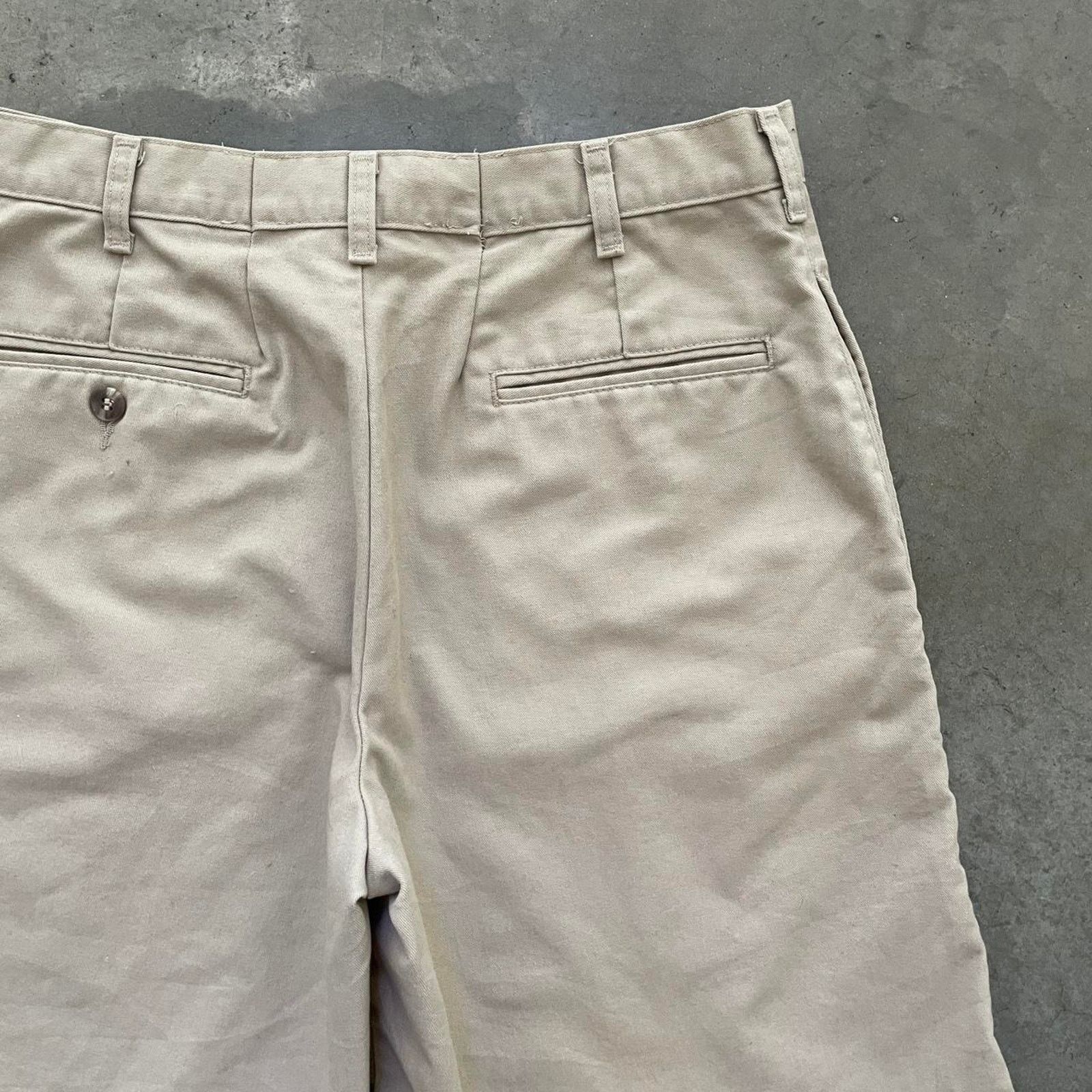 Vintage Vintage Khaki Flat Front Work Shorts Size US 32 / EU 48 - 4 Thumbnail