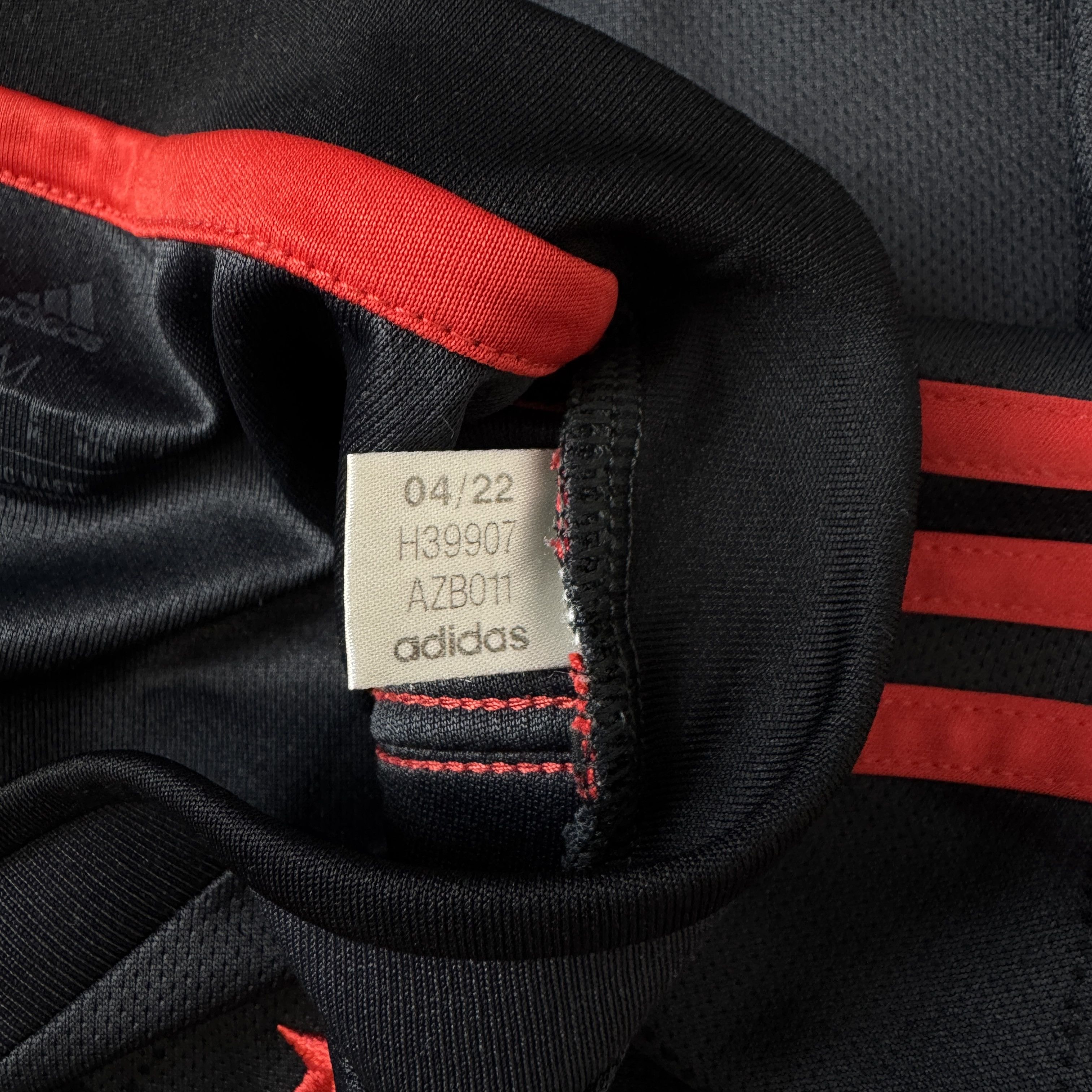 Adidas Bayern Munich 2022-23 Third Shirt Mane #17 Size US M / EU 48-50 / 2 - 4 Thumbnail