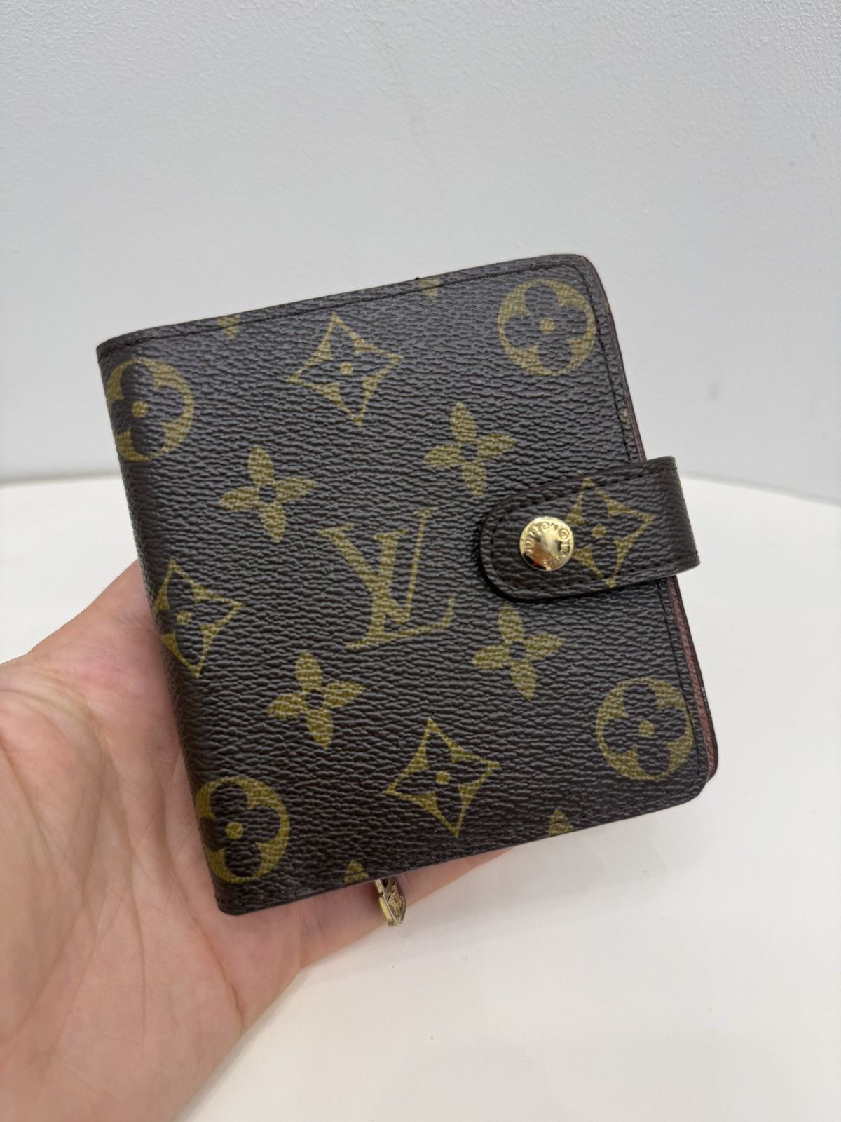 Louis Vuitton Louis Vuitton Zip Monogram Wallet Size ONE SIZE - 1 Thumbnail