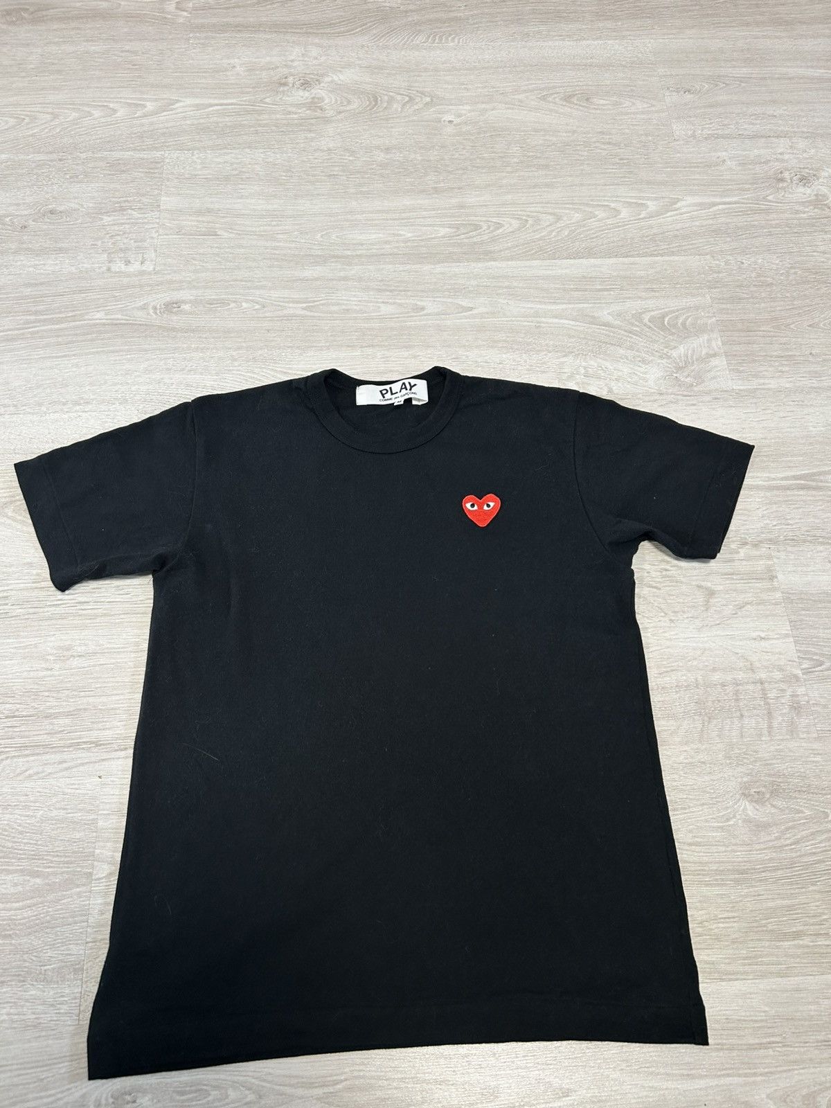 PLAY CDG Comme des Garcons T-shirt small heart SIze M