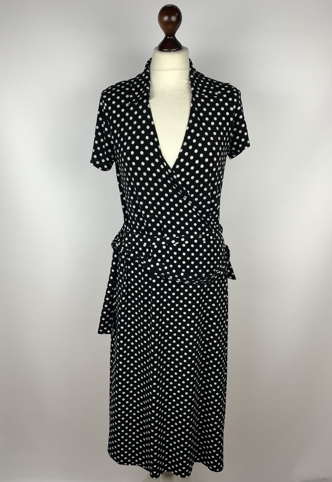 Laura Ashley Laura Ashley Polka Dot Maxi Dress Top Belted Women's Size M Size M / US 6-8 / IT 42-44 - 1 Thumbnail