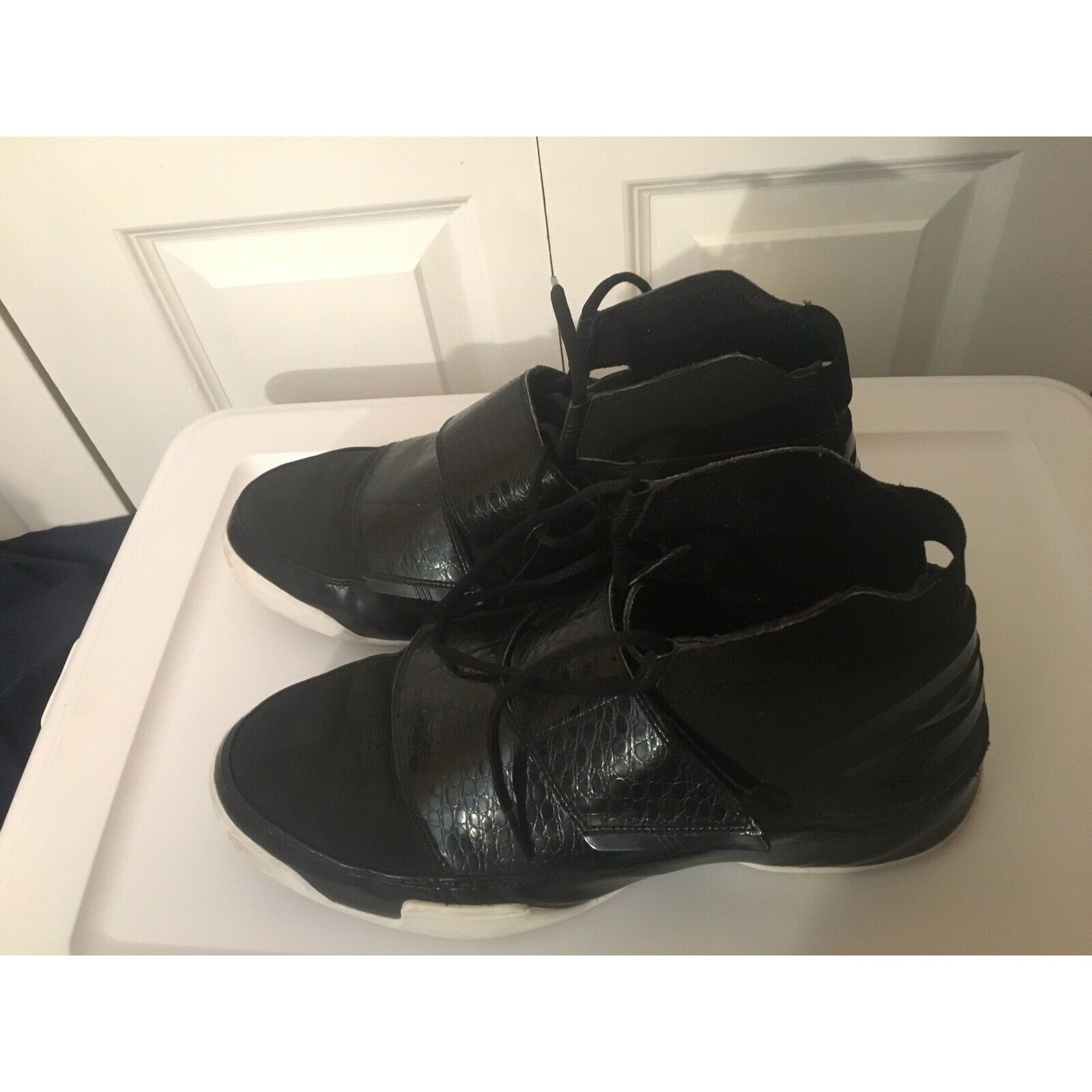 Adidas Vtg ADIDAS Black And White Hightops With Flaps Sz 13 MENS Ra Size US 13 / EU 46 - 6 Thumbnail