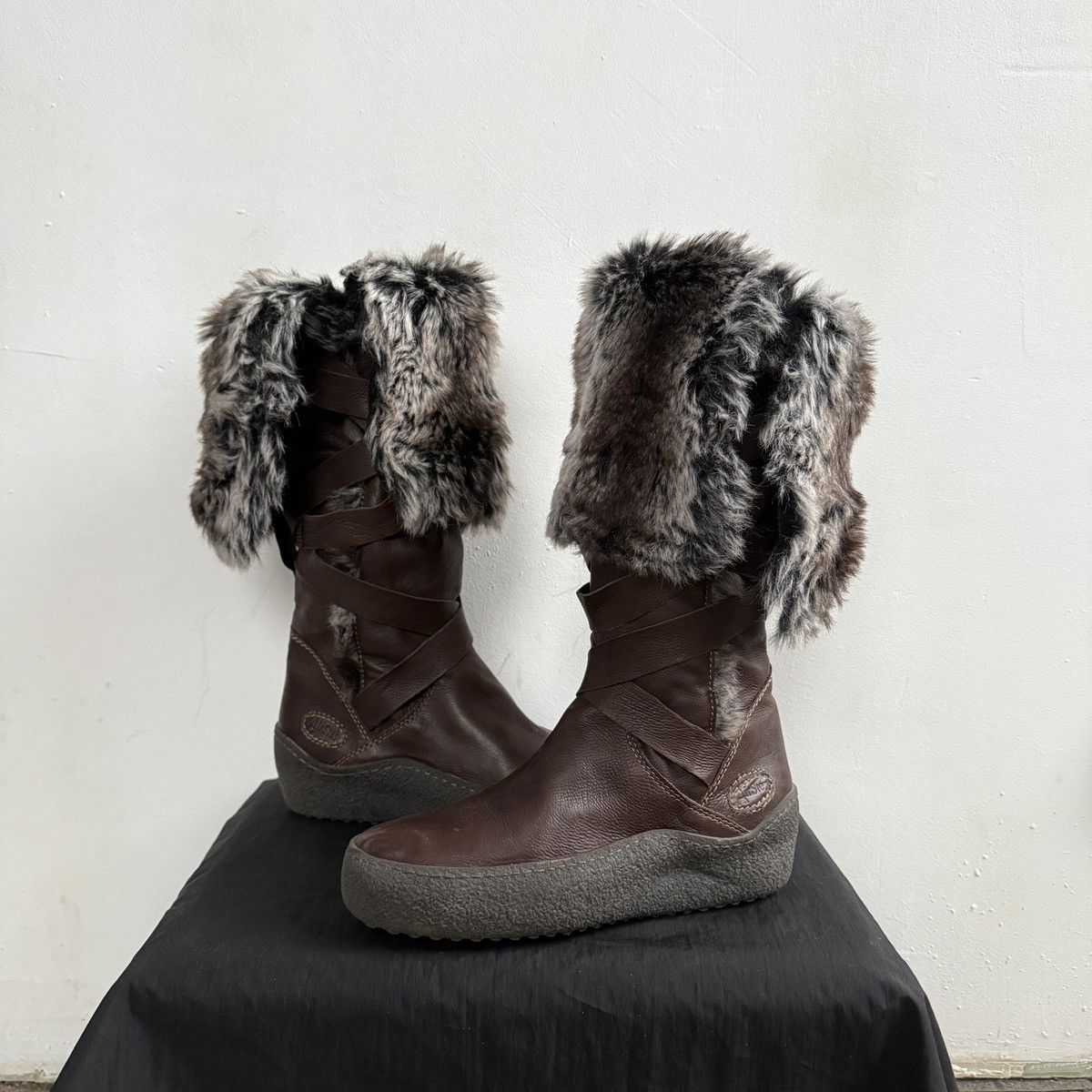 Vintage Vintage Y2K AirStep Fairycore Brown Faux Fur Boots Size US 8 / IT 38 - 2 Thumbnail