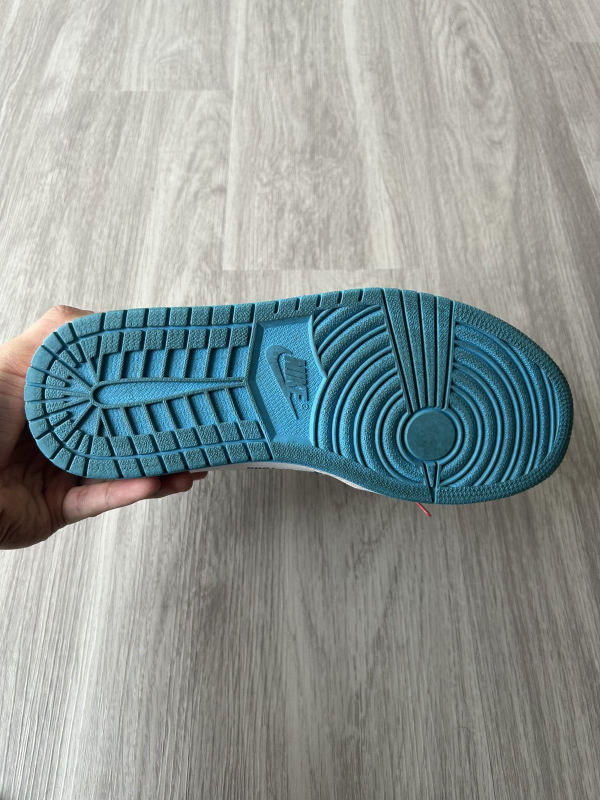 Jordan Brand × Off-White Off-White X Air Jordan 1 High OG UNC Size 8.5 Size US 8.5 / EU 41-42 - 11 Thumbnail