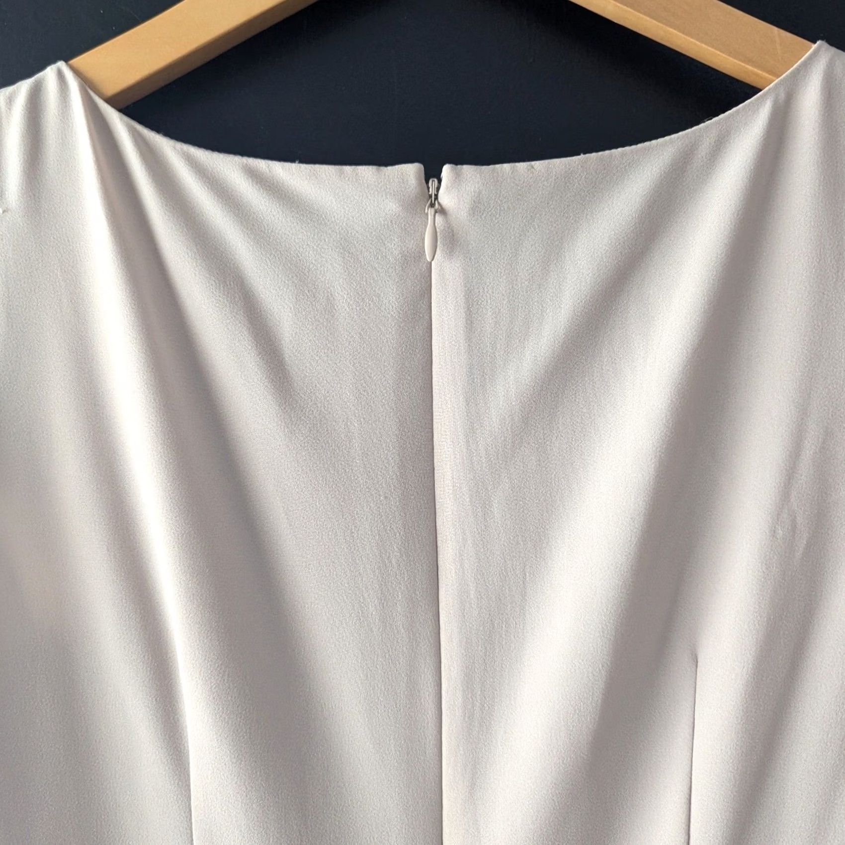 Ann Taylor Ann Taylor Colorblock Sheath Dress Red Trim Sleeveless Business Casual Size 8P Size M / US 6-8 / IT 42-44 - 4 Thumbnail