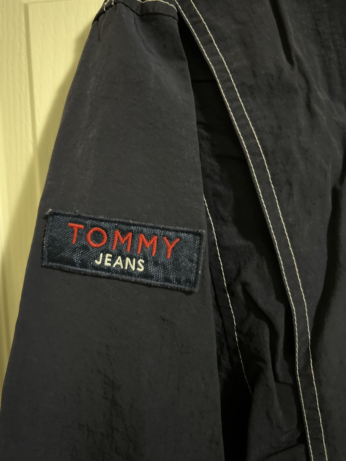 Tommy Hilfiger × Vintage Vintage Tommy Jeans raincoat Size US XL / EU 56 / 4 - 3 Thumbnail