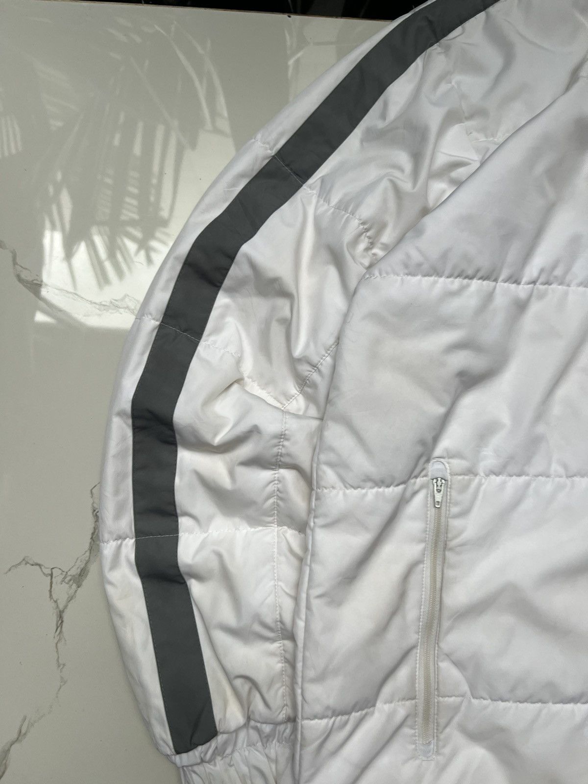 Nike 00's NIKE RETRO DOWN PUFFER RARE SWOOSH LOGO JACKET Y2K Size US L / EU 52-54 / 3 - 5 Thumbnail