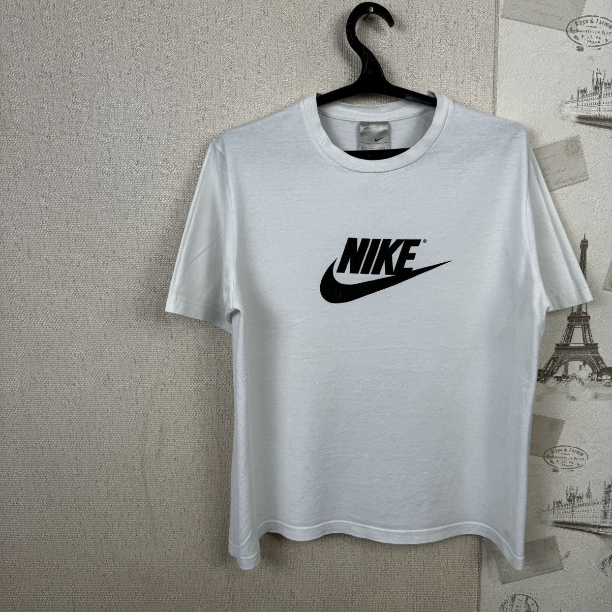 Nike × Vintage Vintage Nike T shirt 00s Centre Logo White Oversized L Size US L / EU 52-54 / 3 - 4 Thumbnail