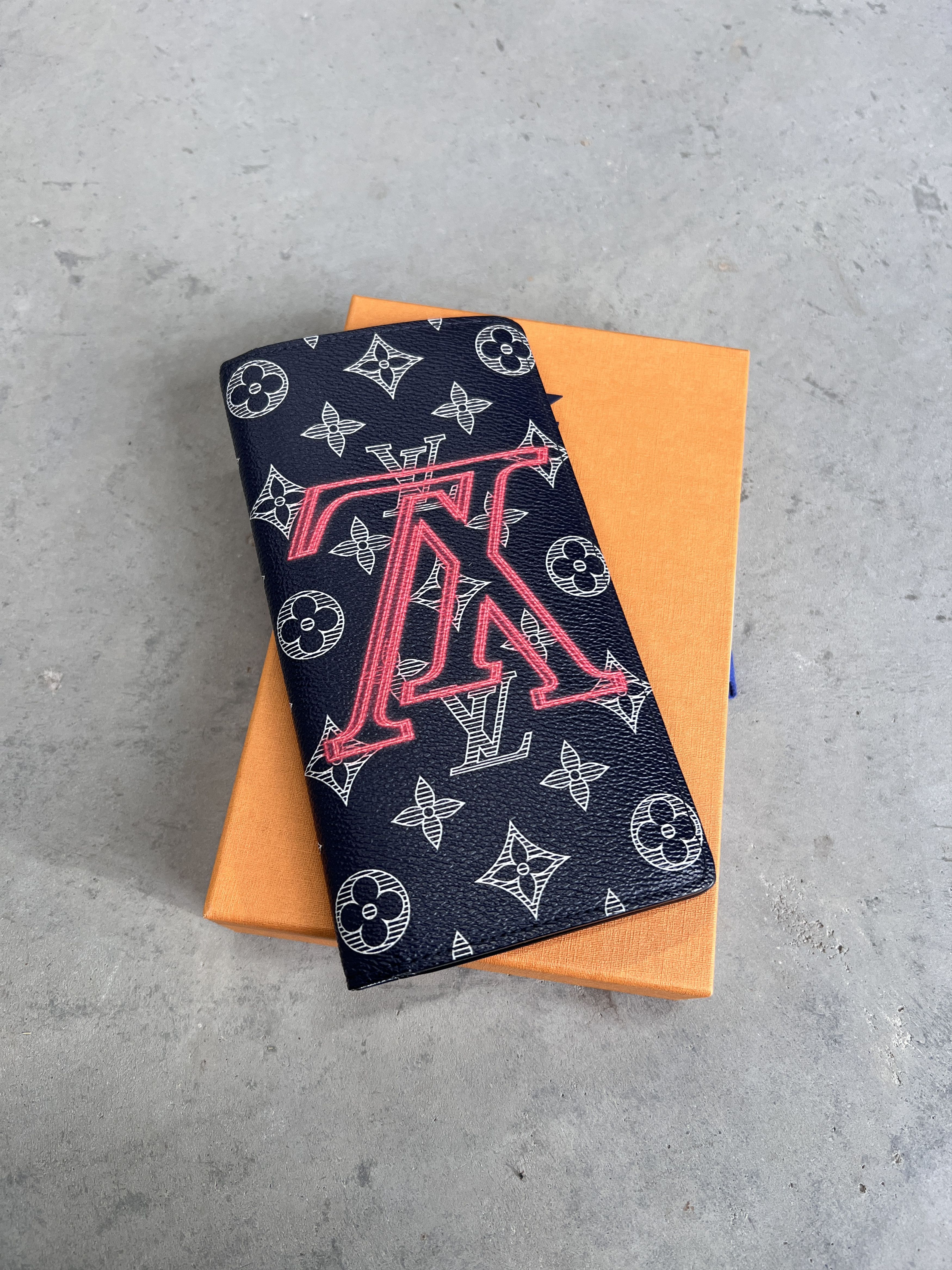 Louis Vuitton Louis Vuitton Upside Down Navy Monogram Long Wallet | Grailed