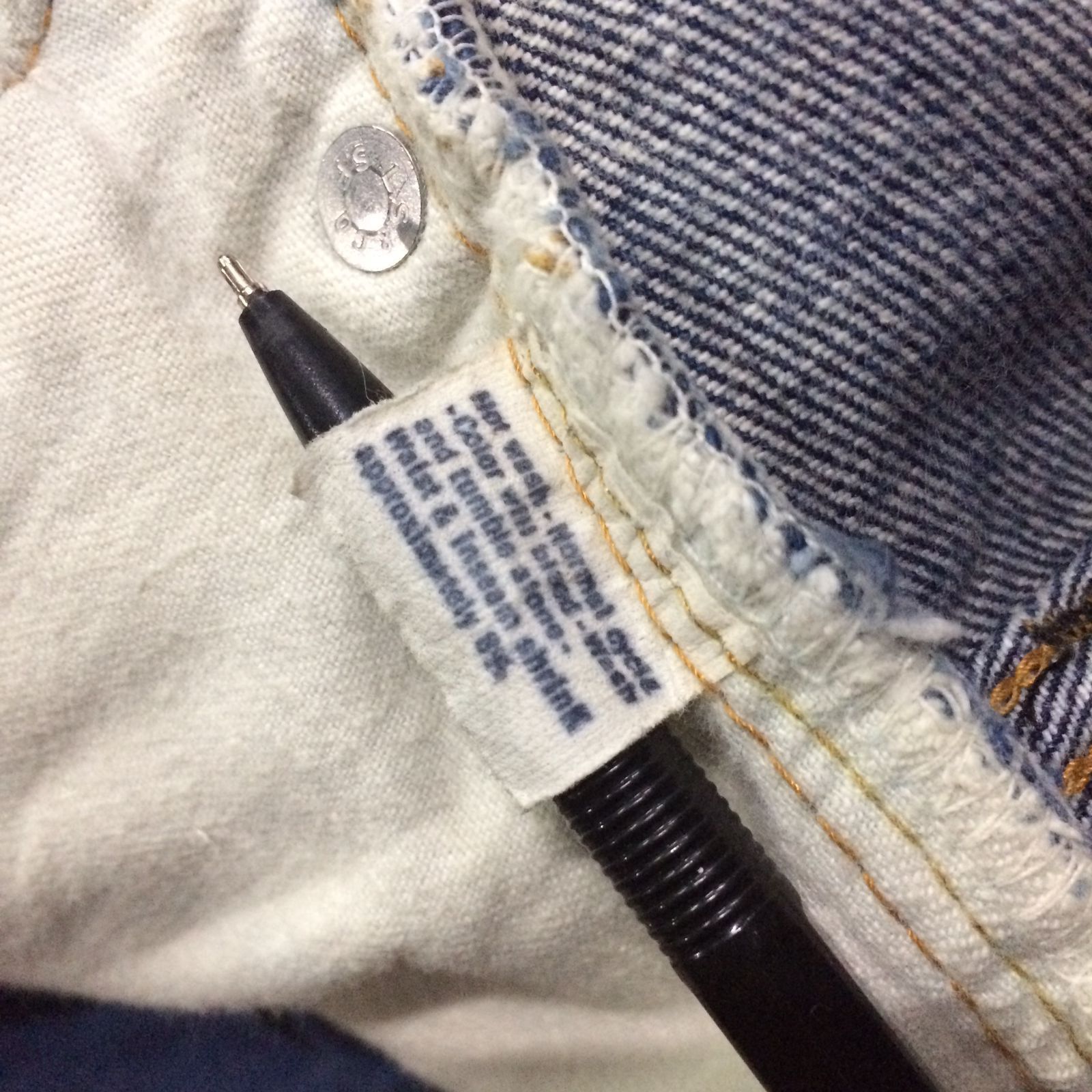 Levi's Vintage 80s Levi’s 501 Jeans Selvedge Denim Redline 6 Stamp Size US 28 / EU 44 - 13 Thumbnail