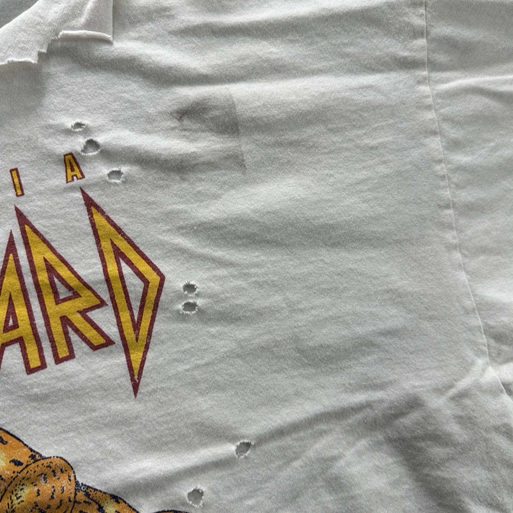 Vintage VINTAGE Def Leppard Shirt Womens Small White Pyromania 1983 Tour Distressed 80s Rock Mens/Girls? Size S / US 4 / IT 40 - 7 Thumbnail