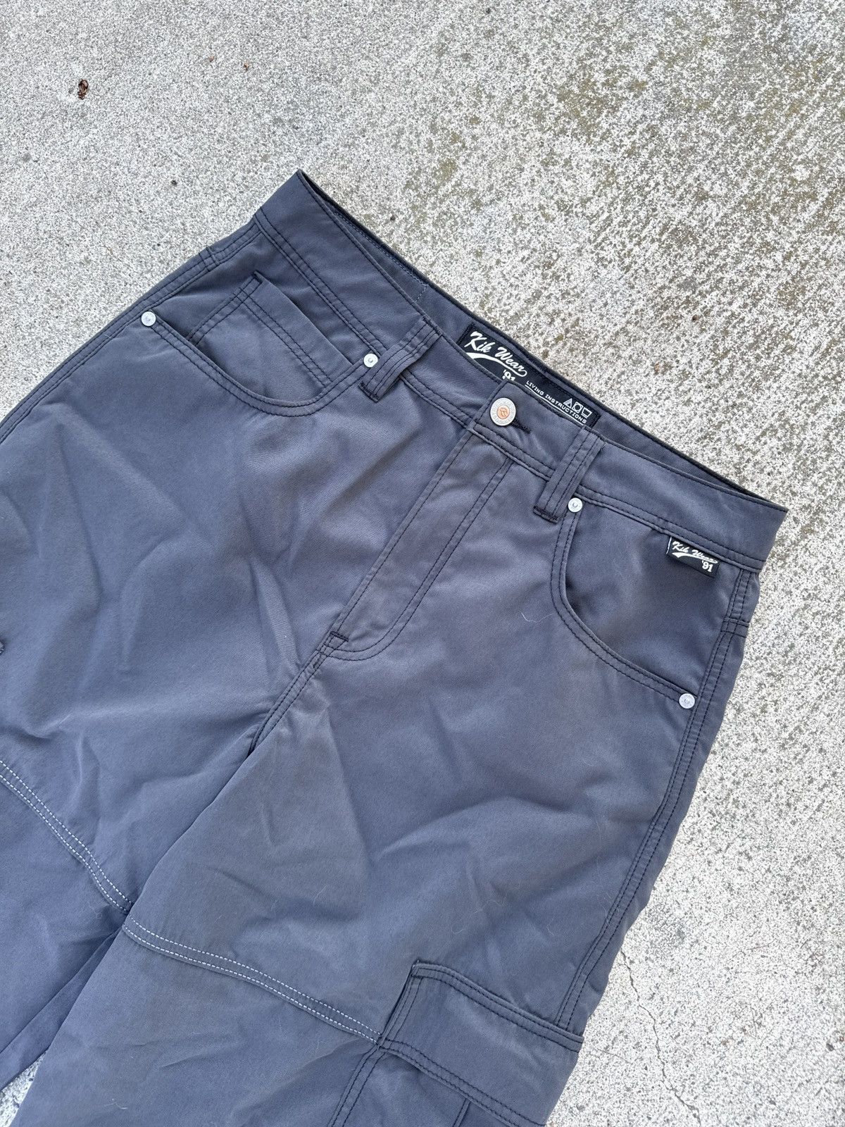 Other kikwear nylon microsuede cargo shorts Size US 32 / EU 48 - 2 Thumbnail