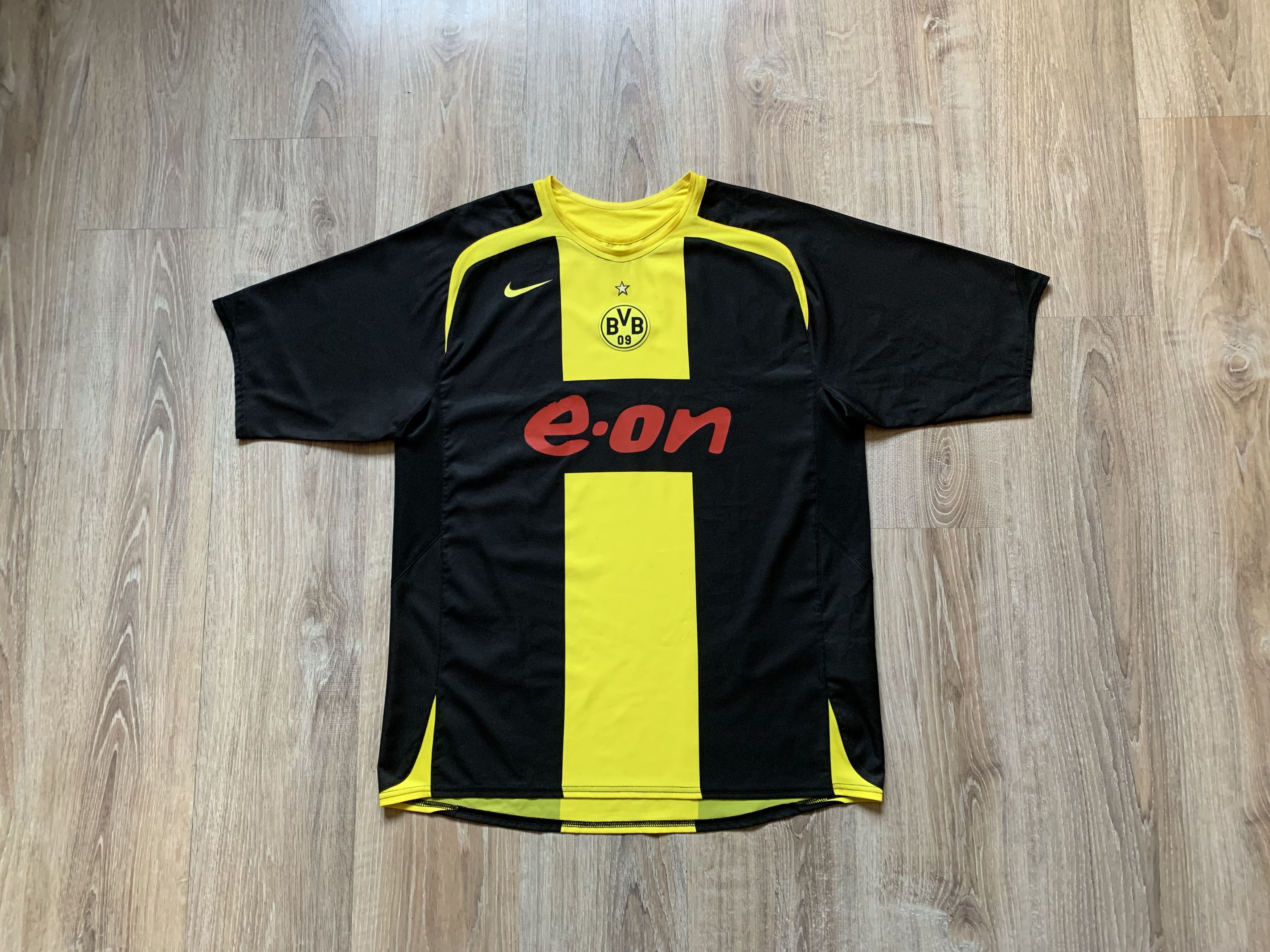 Nike Vintage Nike Borussia Dortmund Away Shirt 2005-2006 Size US L / EU 52-54 / 3 - 1 Thumbnail
