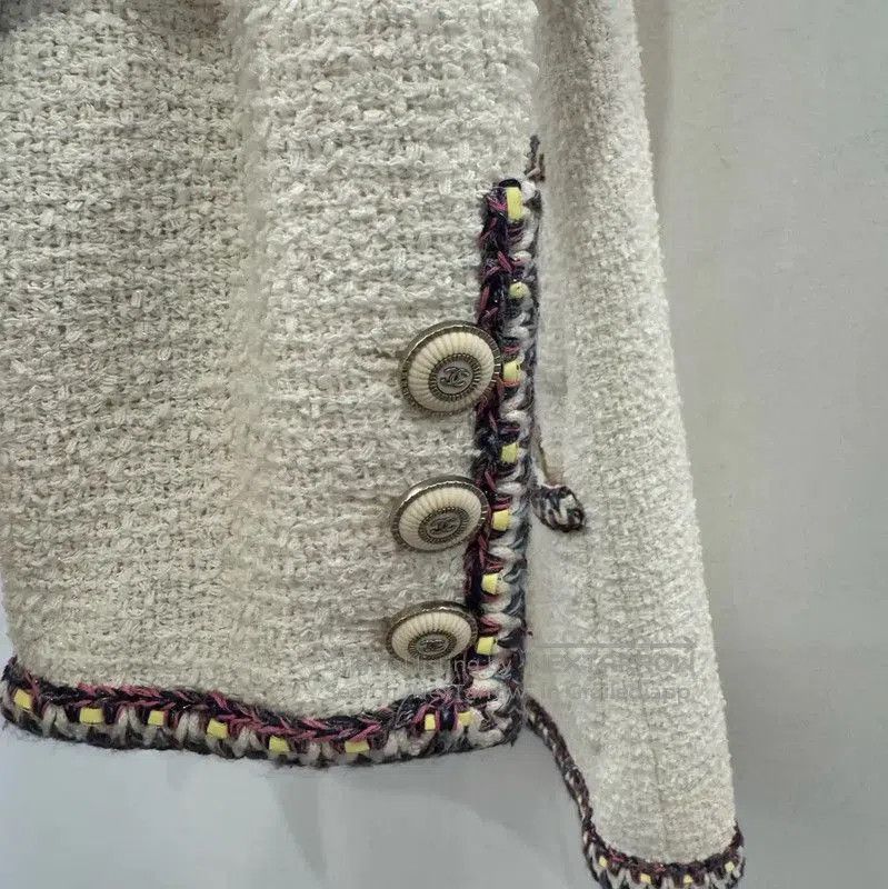 Chanel Chanel Beige Wool Jacket for Women . Size M / US 6-8 / IT 42-44 - 6 Thumbnail