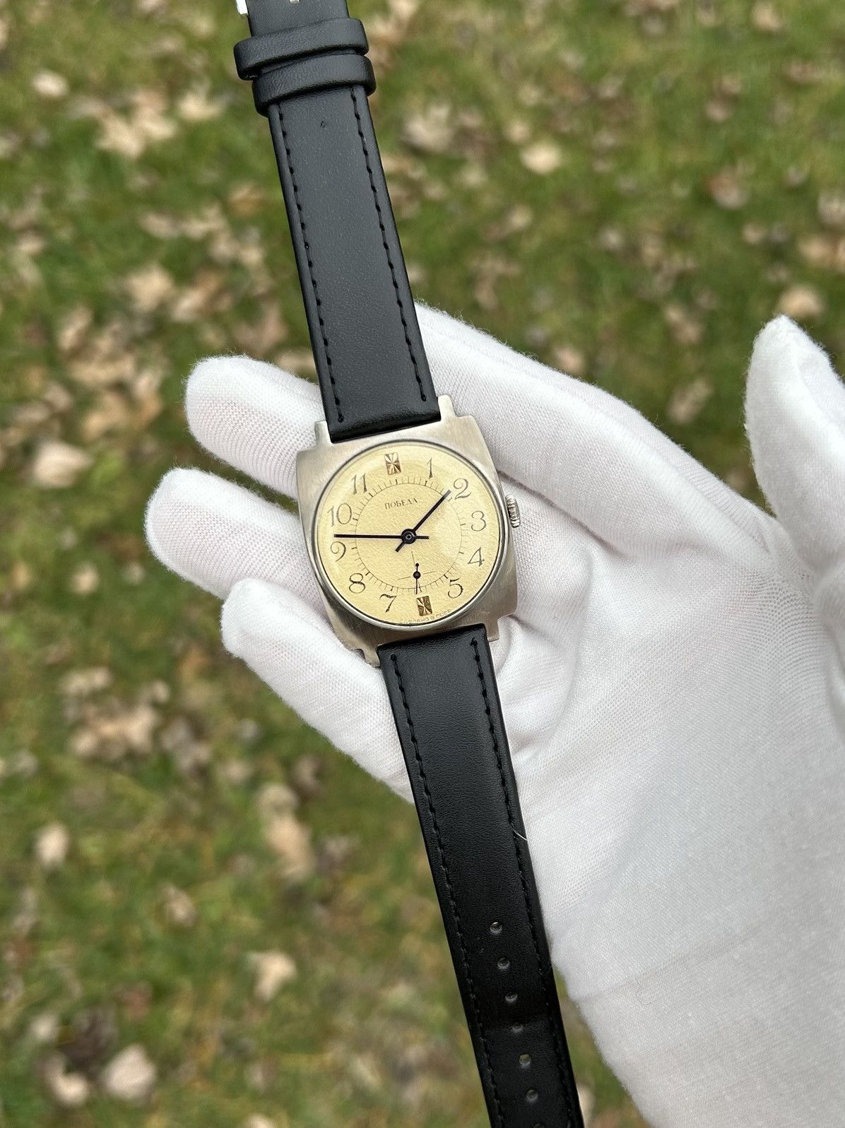 Vintage Vintage Watch Pobeda Soviet USSR Mechanical Wristwatch 1980s Size ONE SIZE - 17 Thumbnail