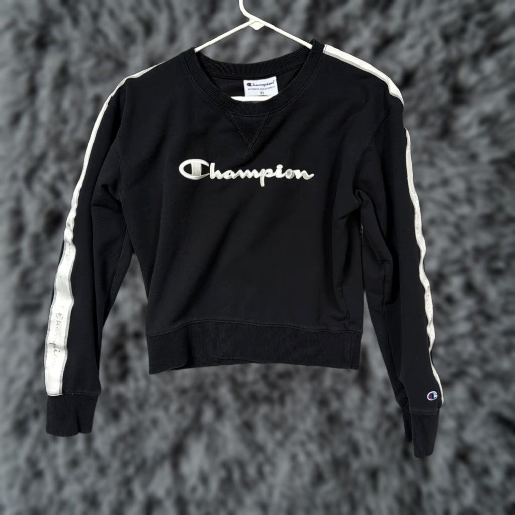 Champion Champion Sweatshirt XS Black Logo Tape Crewneck Pullover Athletic Cropped Womens Size XS / US 0-2 / IT 36-38 - 1 Thumbnail