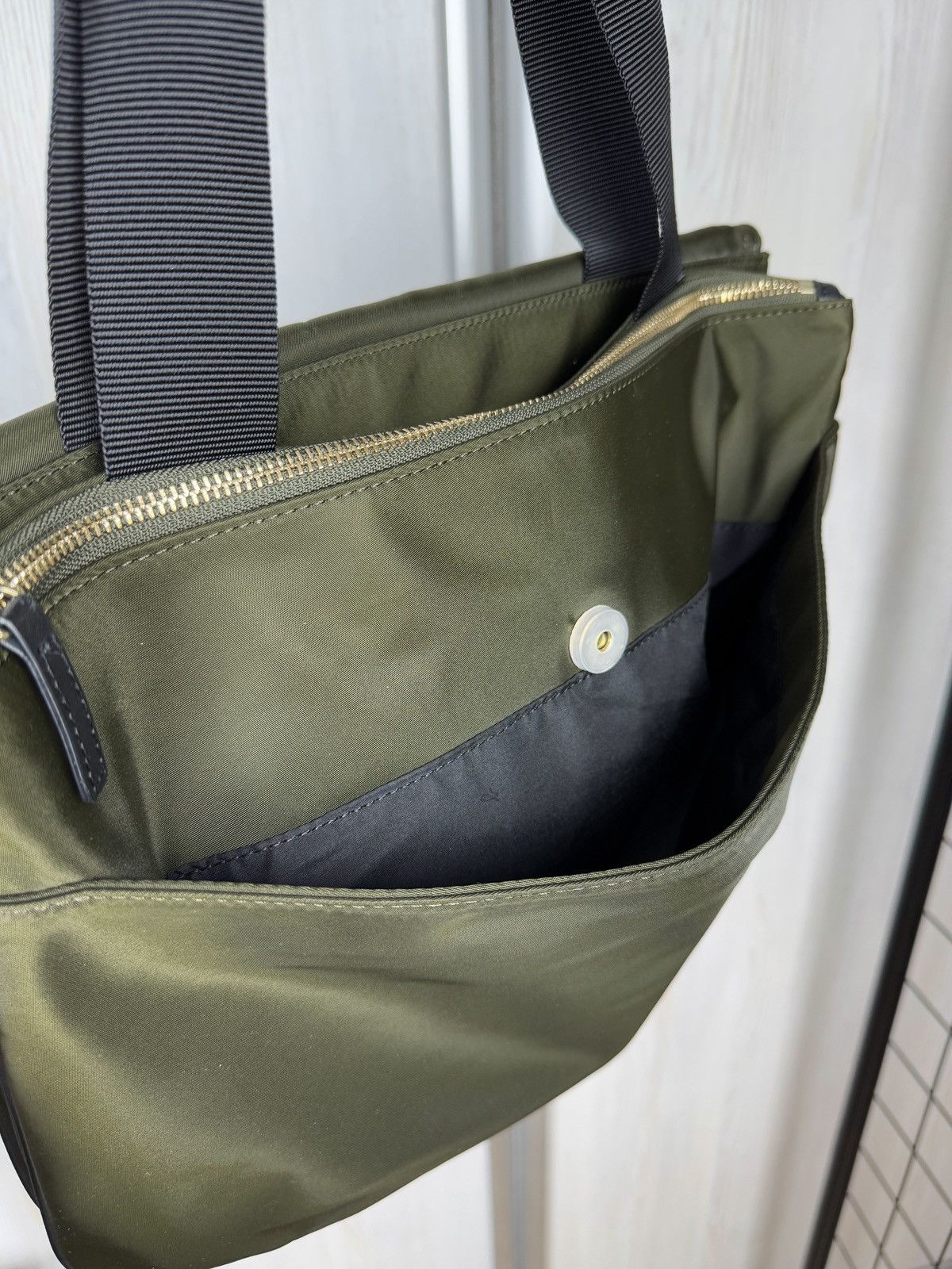 agnes b. agnes b. olive green/black nylon flap shoulders bag Size ONE SIZE - 9 Thumbnail