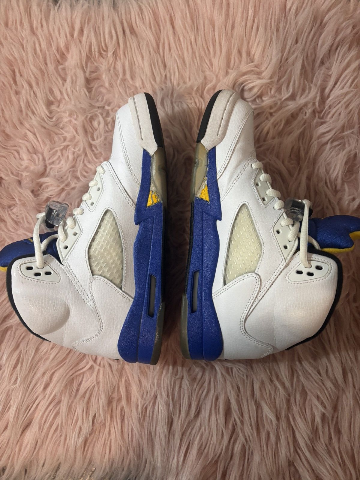 Jordan Brand Air Jordan 5 Laney 2013 Size 6.5Y White Royal Yellow Size US 6.5 / EU 39-40 - 3 Thumbnail