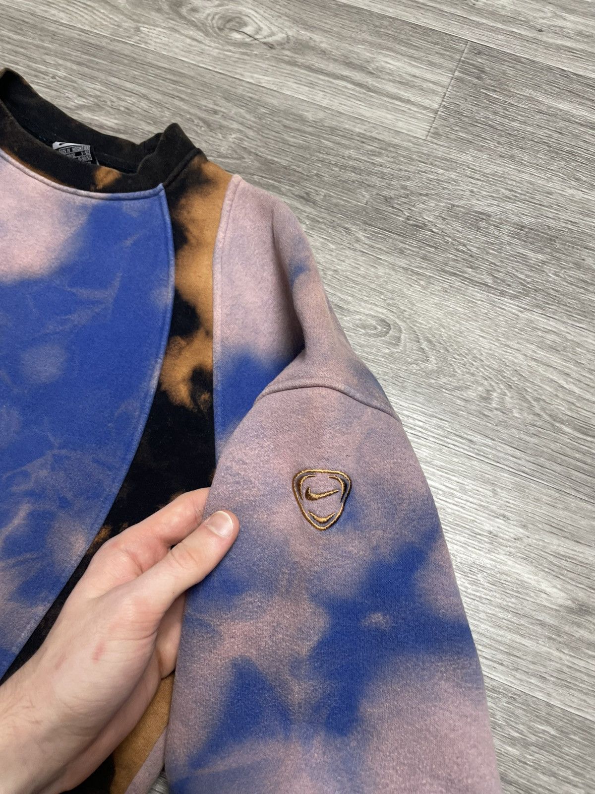 Nike Vintage Nike Total 90 Tie Dye Custom Sweatshirt Y2K 90s Size US M / EU 48-50 / 2 - 7 Thumbnail