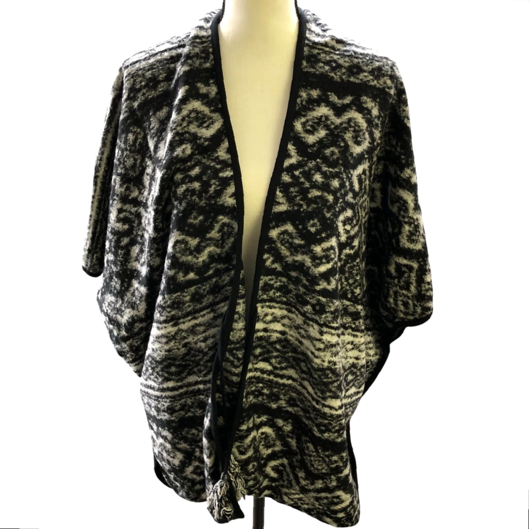Lucky Brand Lucky Brand Cardigan Womens One Size Black Gray Aztec Print Geometric Boho Southwestern Knit Kimono Sleeve Fall Winter Womens Size ONE SIZE - 2 Thumbnail