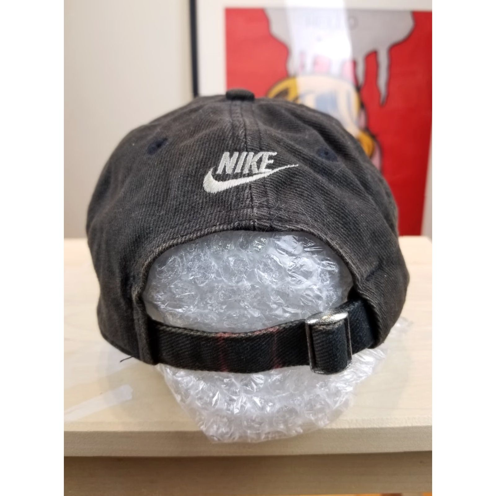 Nike VINTAGE NIKE BIG SWOOSH SUN FADED TRAVIS SCOTT BLACK HAT Cap Strapback L Adult Mens Size ONE SIZE - 4 Thumbnail
