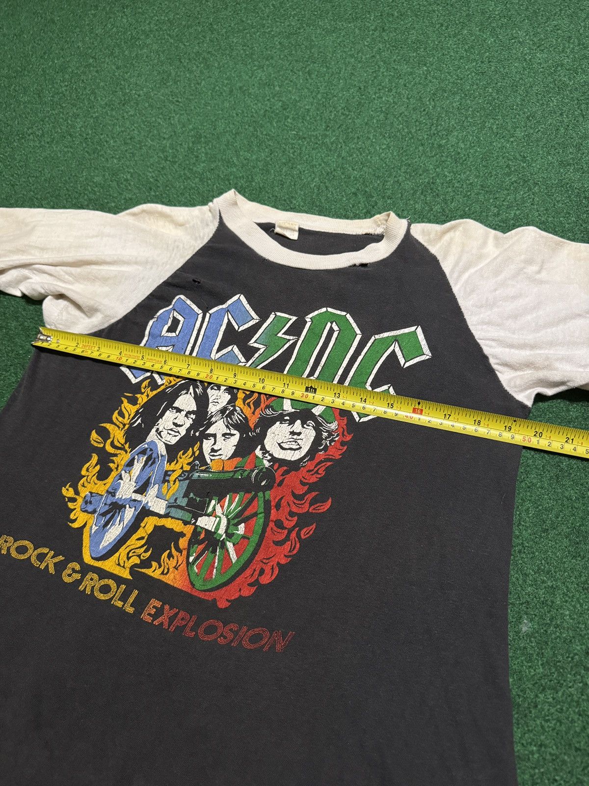 Band Tees ACDC Highway To Hell Vintage Raglan 20x21 Concert T Shirt Size US XS / EU 42 / 0 - 6 Thumbnail