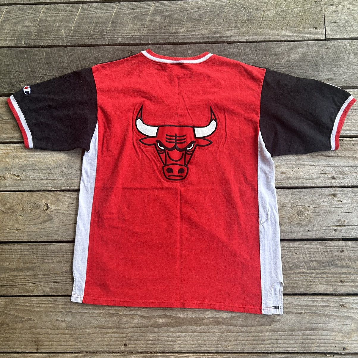 Champion × NBA × Vintage Vintage 90s Champion Chicago Bulls Warm Up Shooting Shirt Size US L / EU 52-54 / 3 - 2 Thumbnail