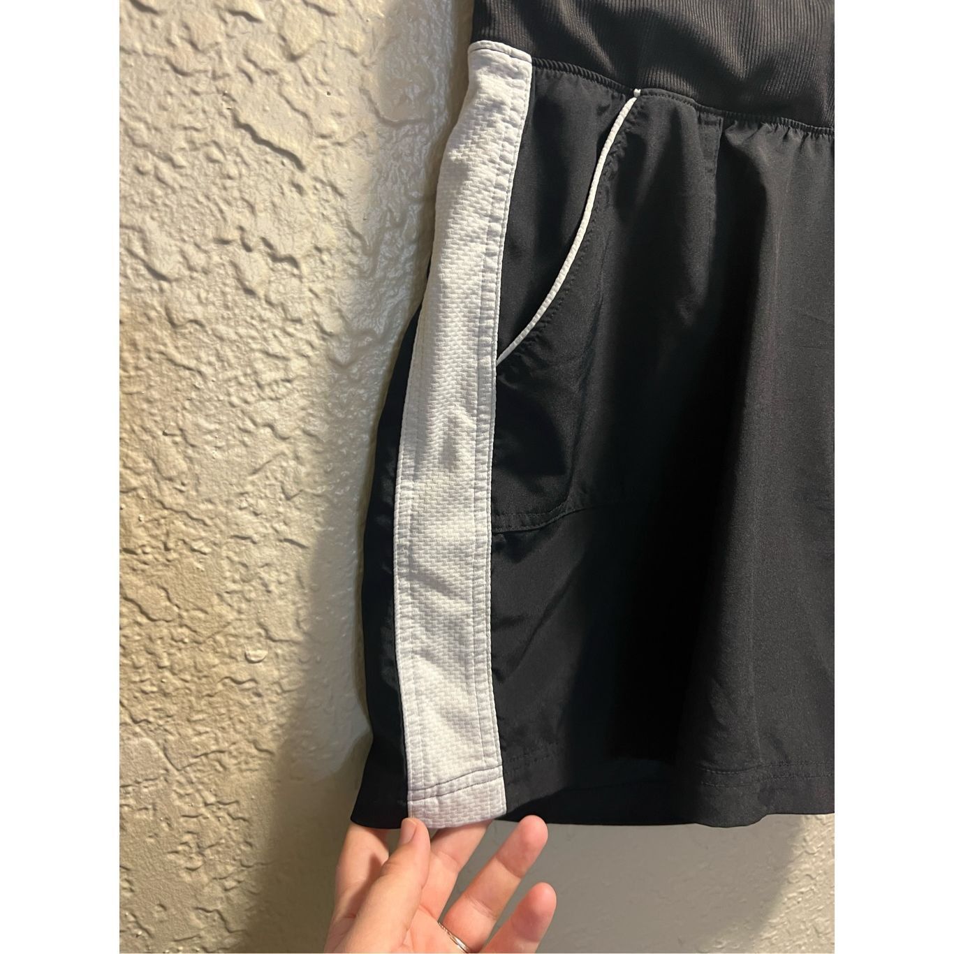 Tek Gear Tek Gear Black With White Stripe Shorts Woman’s Size XL FLAW Size 32" / US 10 / IT 46 - 6 Thumbnail