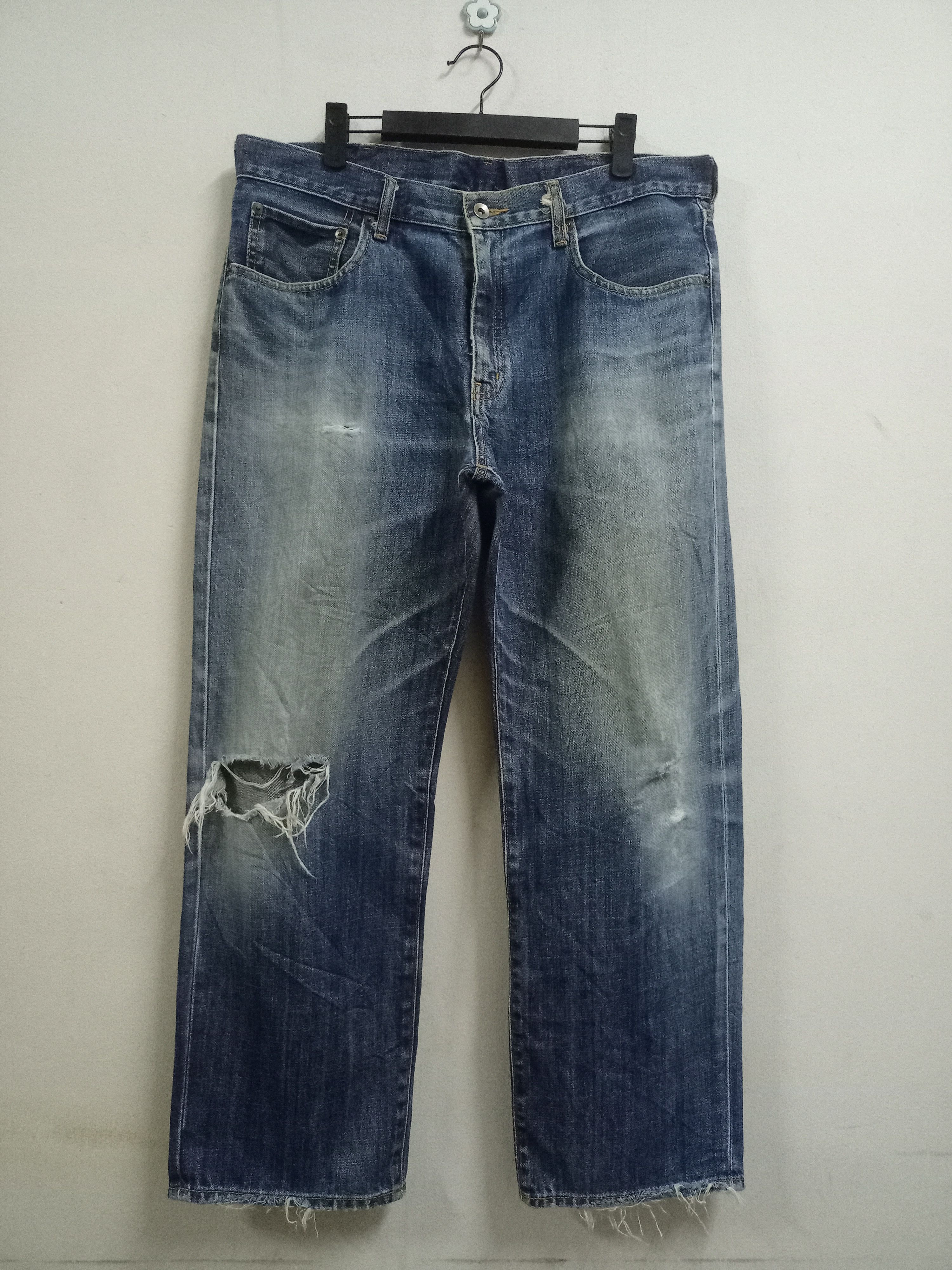 Japanese Brand × Uniqlo Vintage Japanese Uniqlo Distressed Baggy Jeans 36x27 Size US 36 / EU 52 - 1 Thumbnail