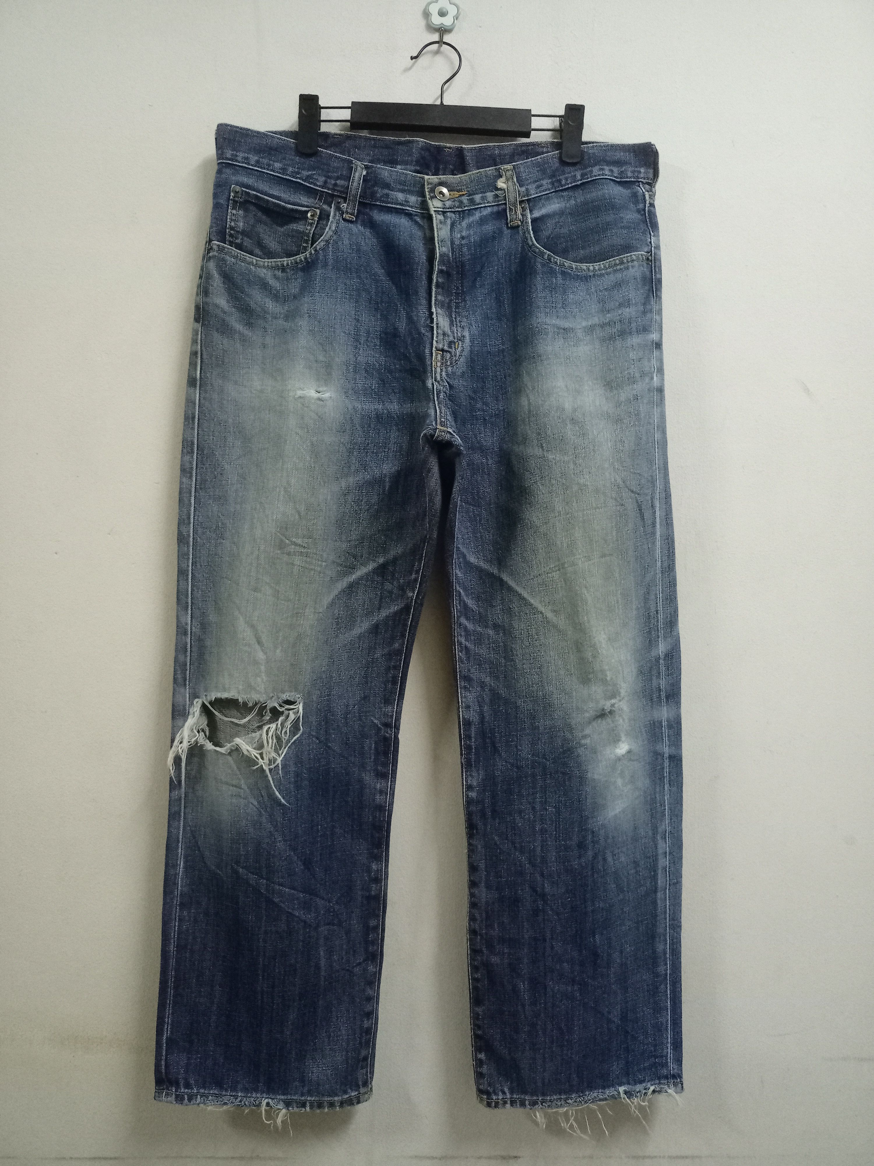 image of Distressed Denim x Uniqlo Vintage Japanese Uniqlo Distressed Baggy Jeans 36X27 in Blue, Men's